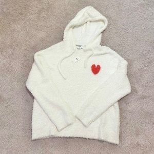 NWT Aerie American Eagle Fuzzy Heart Sherpa Pullover Sweatshirt Hoodie White Red